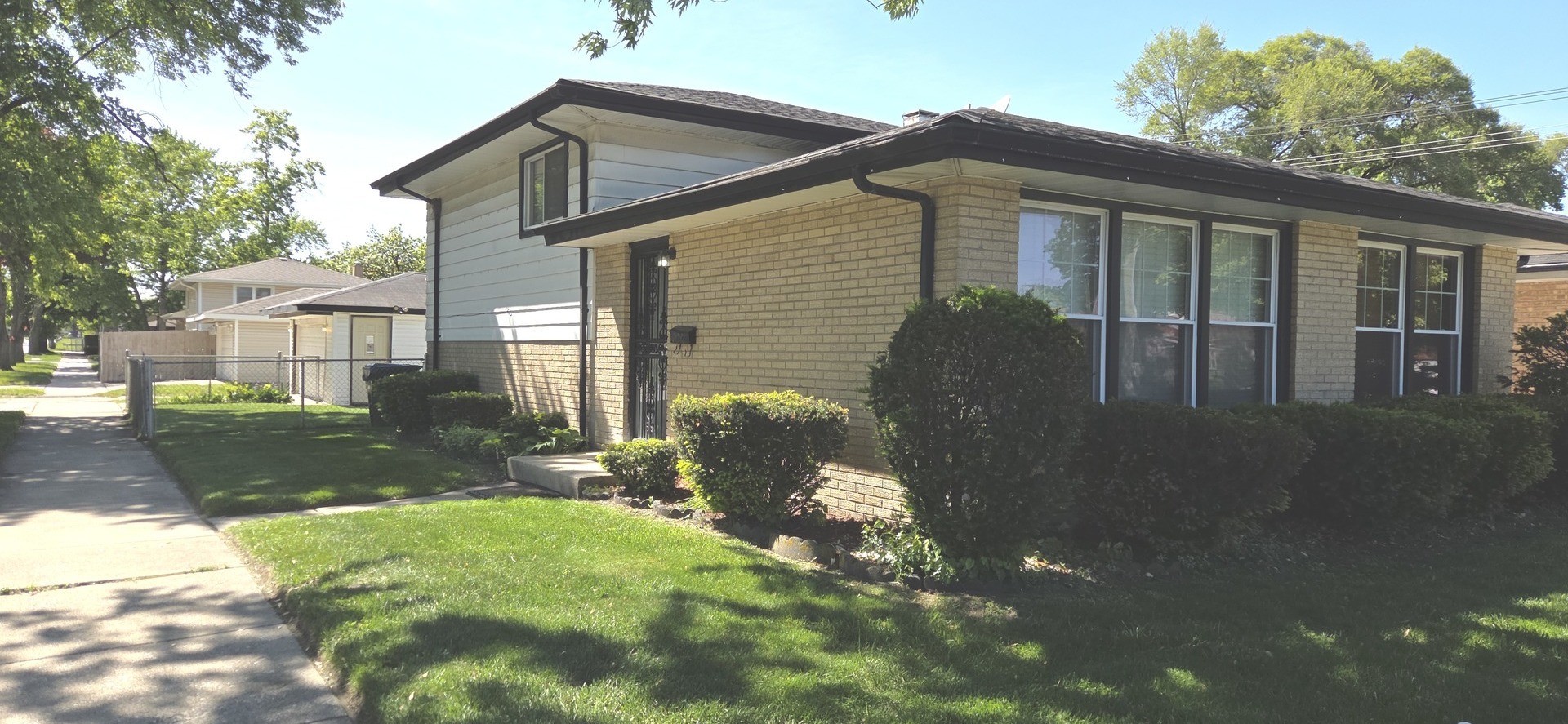 14544 Woodlawn Avenue, Dolton, IL 60419