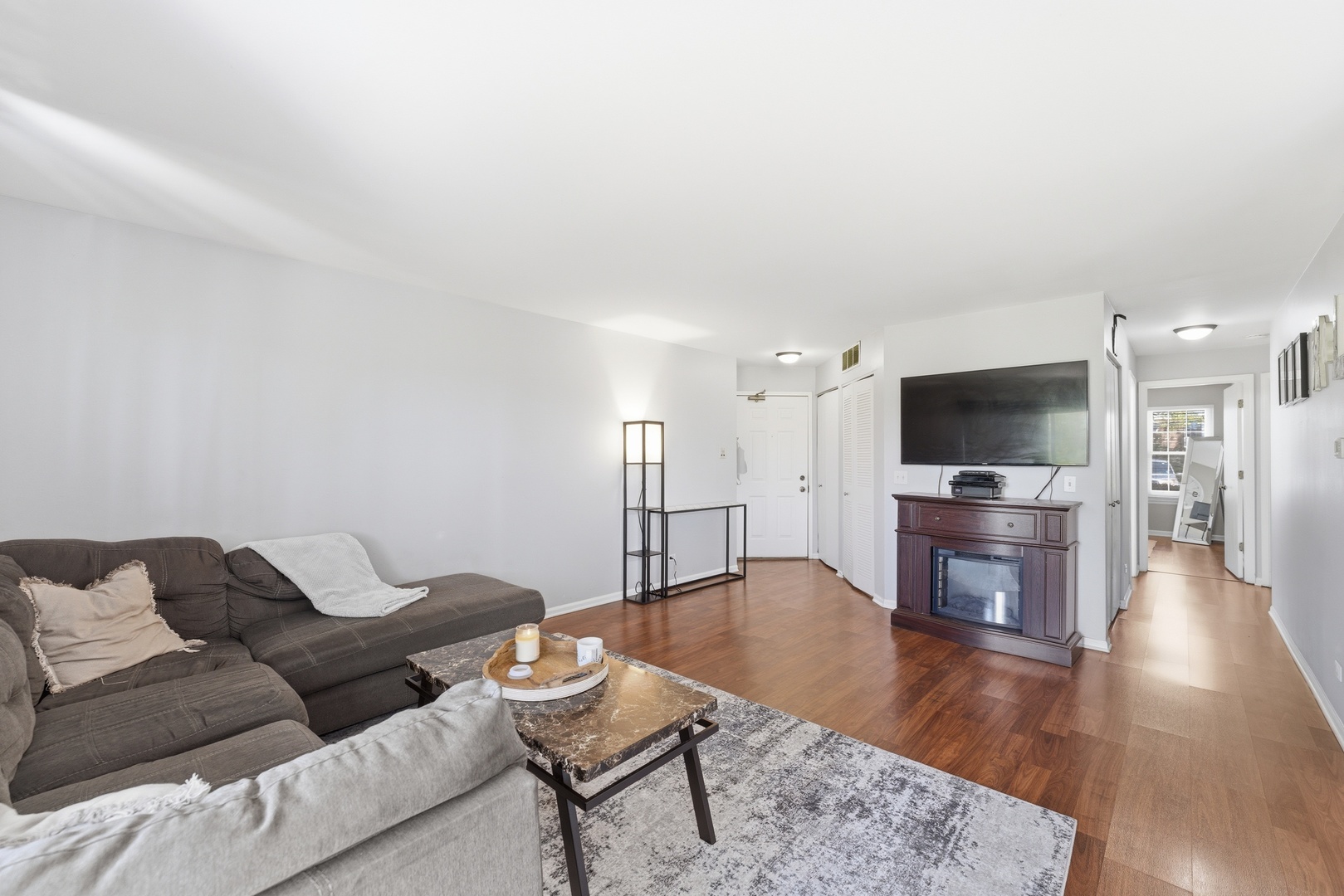 260 W Lynn Drive #7-3B, Palatine, IL 60067