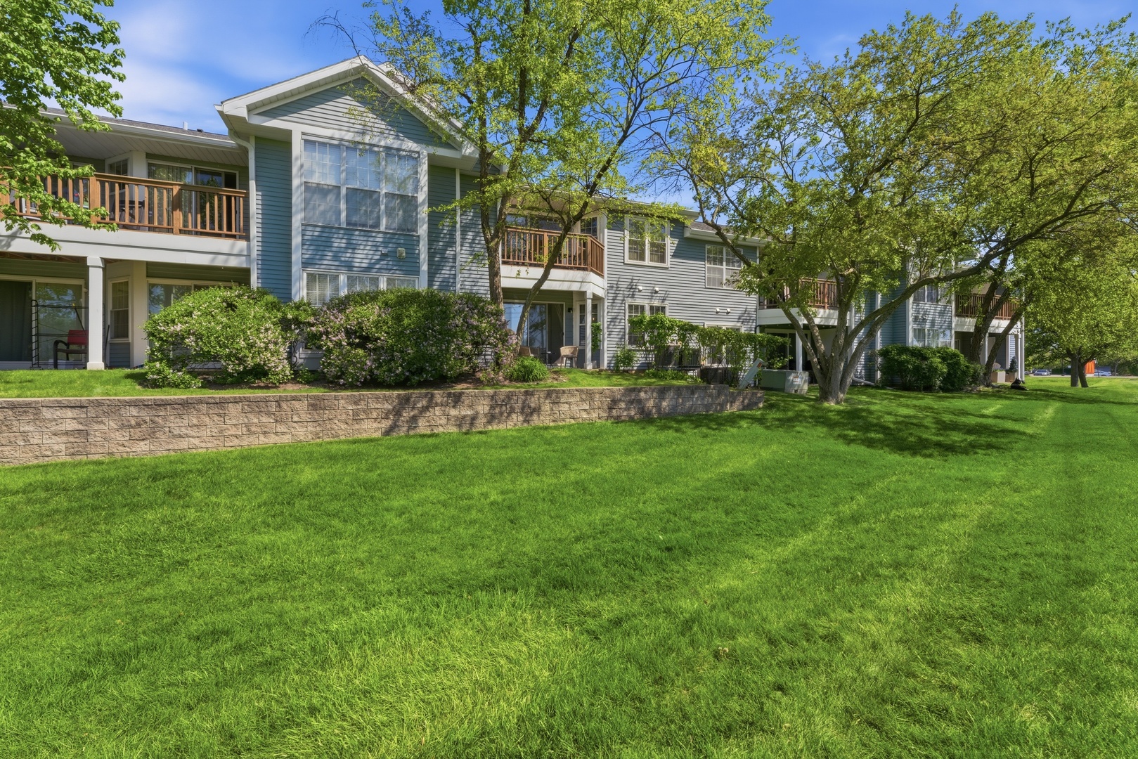 260 W Lynn Drive #7-3B, Palatine, IL 60067