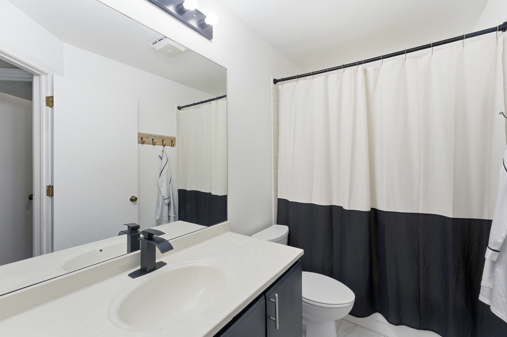 260 W Lynn Drive #7-3B, Palatine, IL 60067