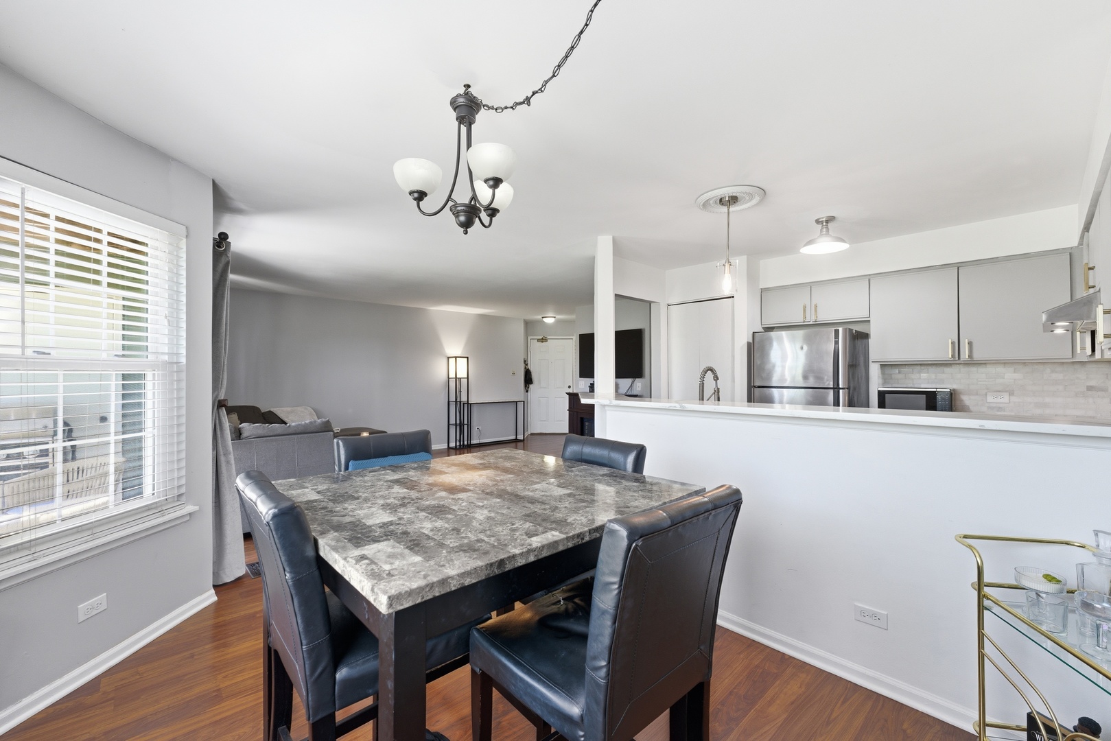 260 W Lynn Drive #7-3B, Palatine, IL 60067