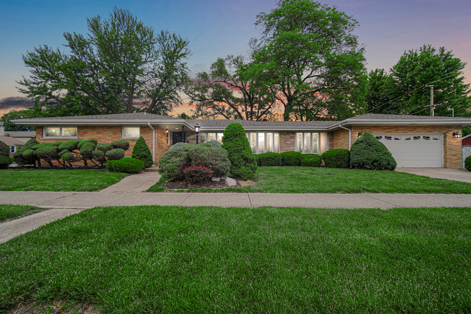 9259 S Springfield Avenue, Evergreen Park, IL 60805