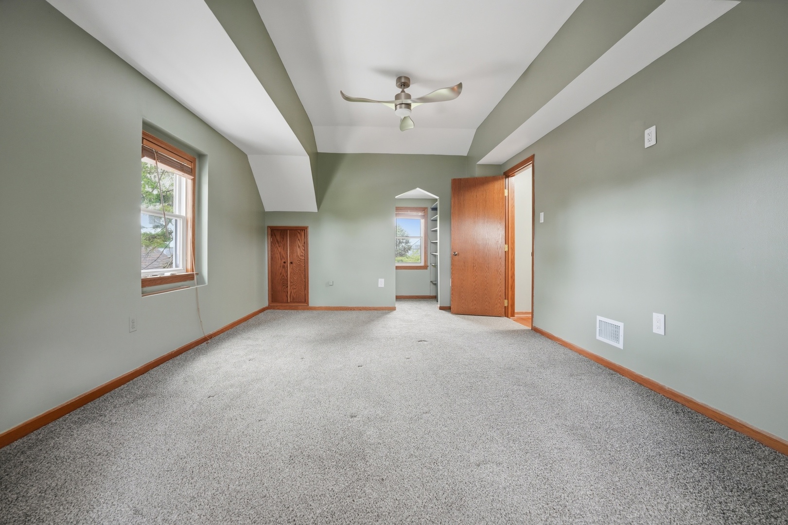 5910 W 88th Street, Oak Lawn, IL 60453