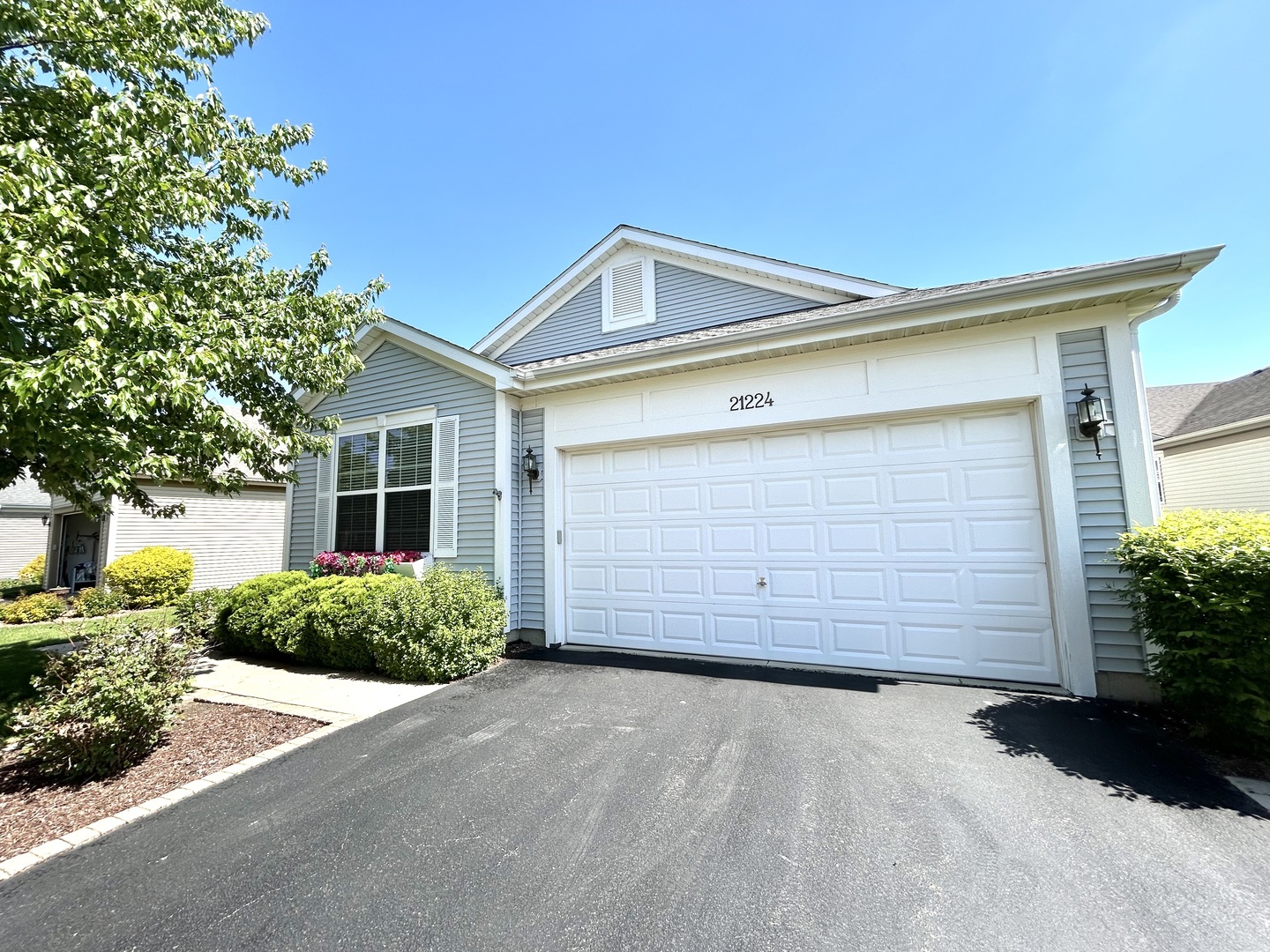 21224 Montclare Lake Drive, Crest Hill, IL 60403