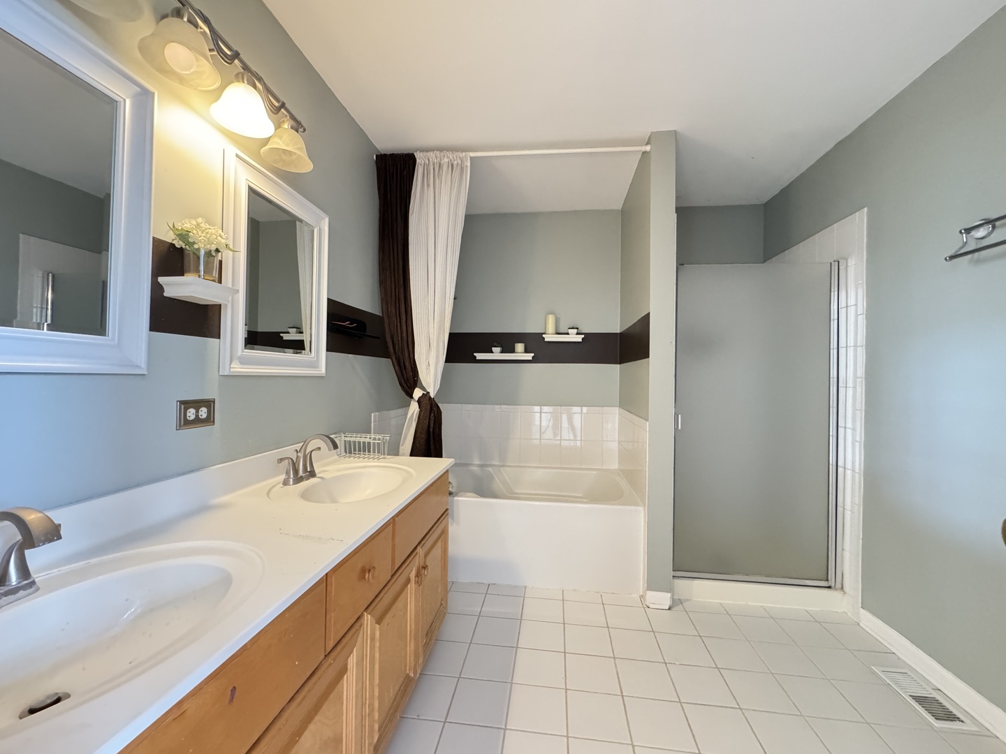 2919 Portsmith Court, Naperville, IL 60564