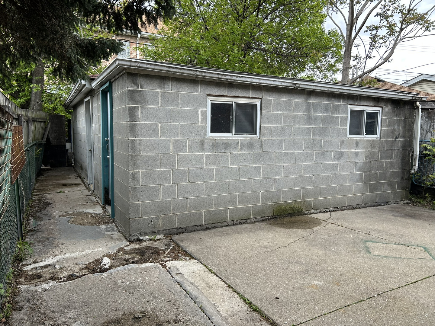 3854 S Albany Avenue, Chicago, IL 60632