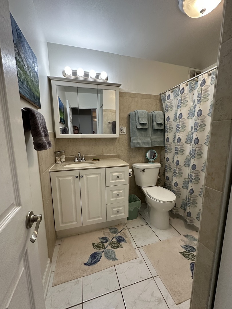 33 N Main Street #10J, Lombard, IL 60148