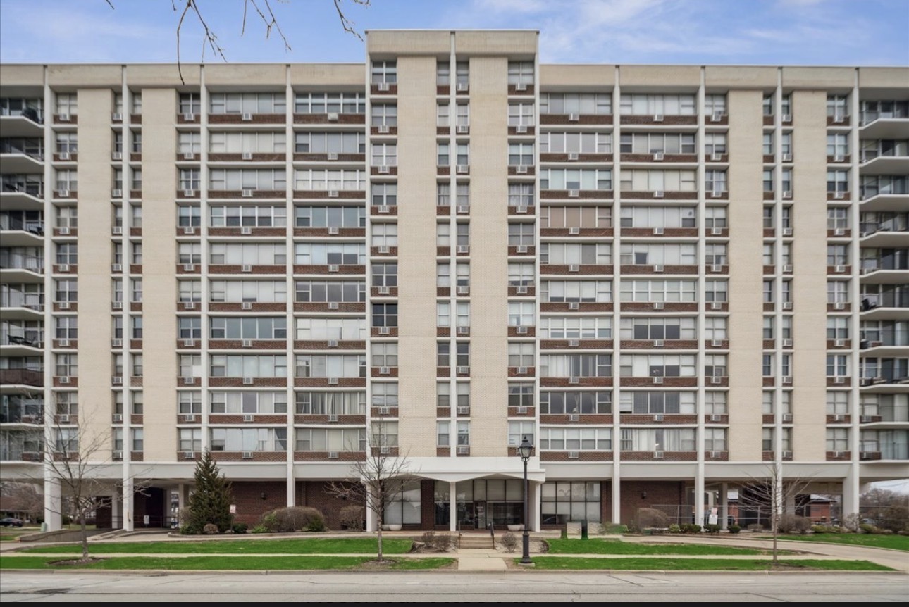 33 N Main Street #10J, Lombard, IL 60148