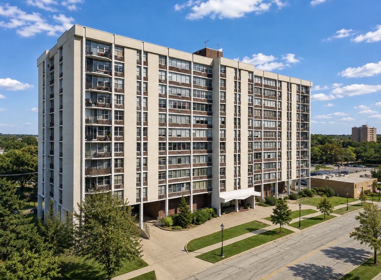 33 N Main Street #10J, Lombard, IL 60148