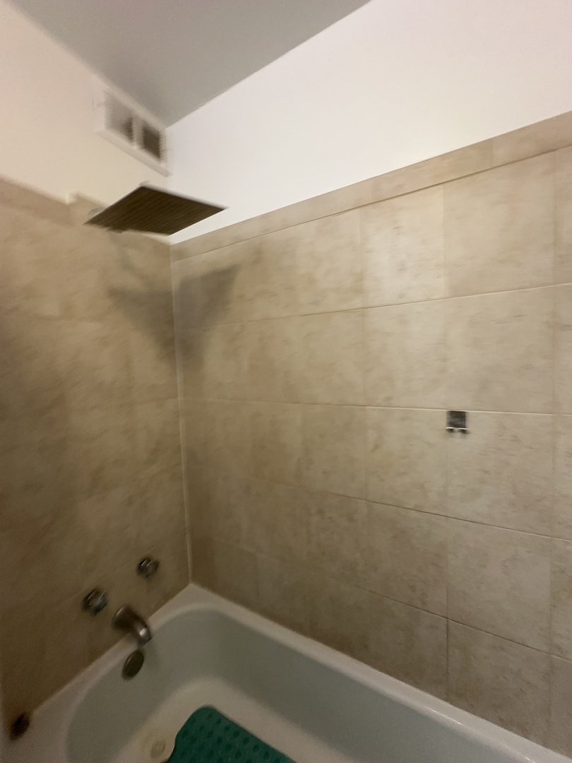 33 N Main Street #10J, Lombard, IL 60148