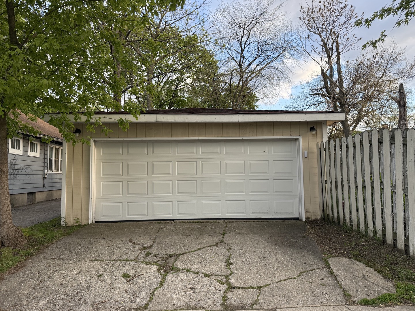 825 N Butrick Street, Waukegan, IL 60085