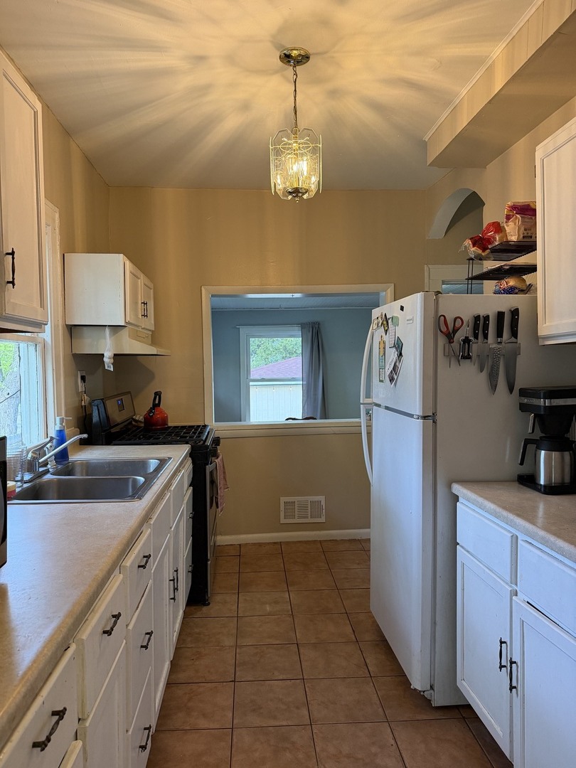 825 N Butrick Street, Waukegan, IL 60085