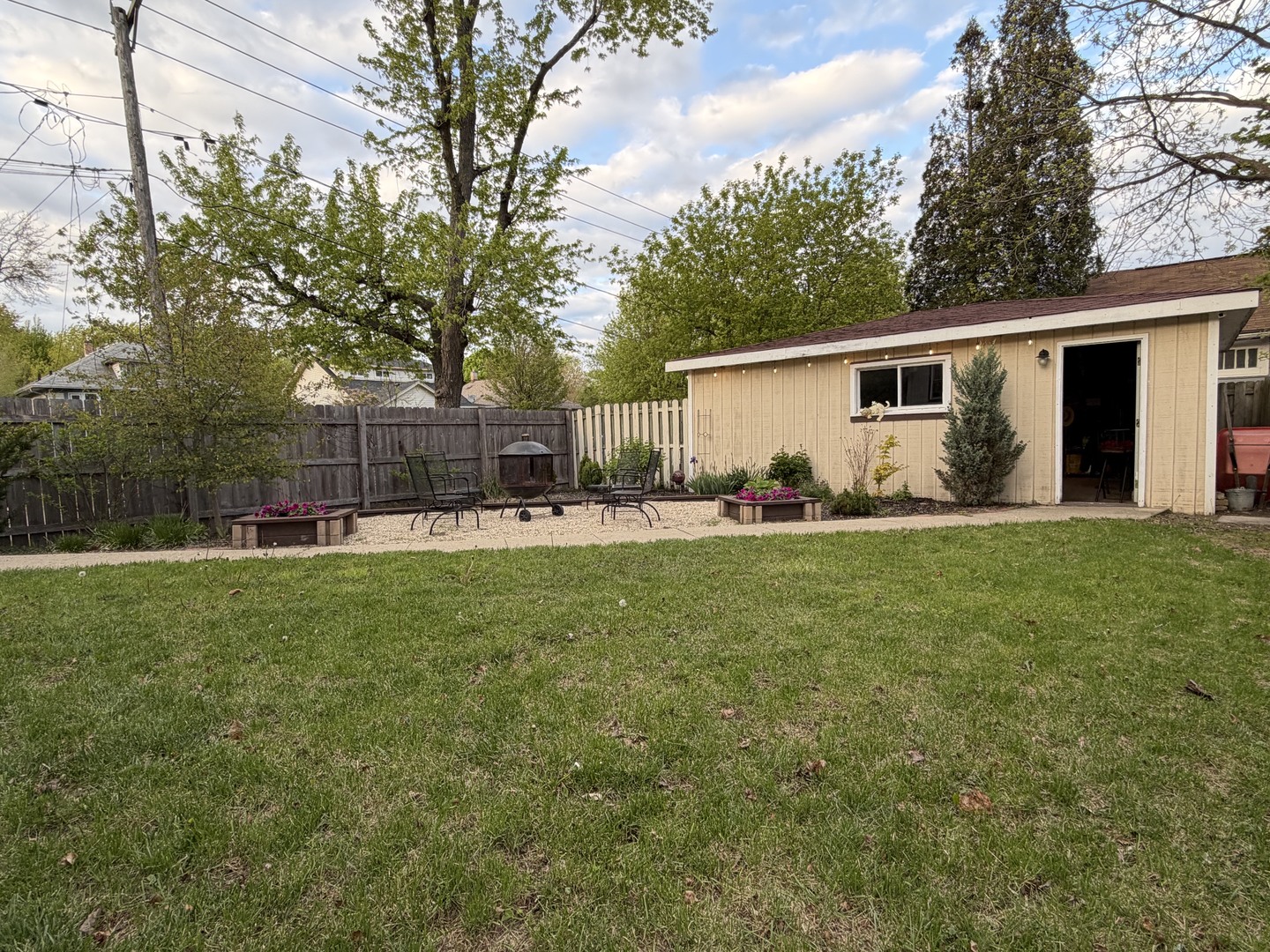 825 N Butrick Street, Waukegan, IL 60085