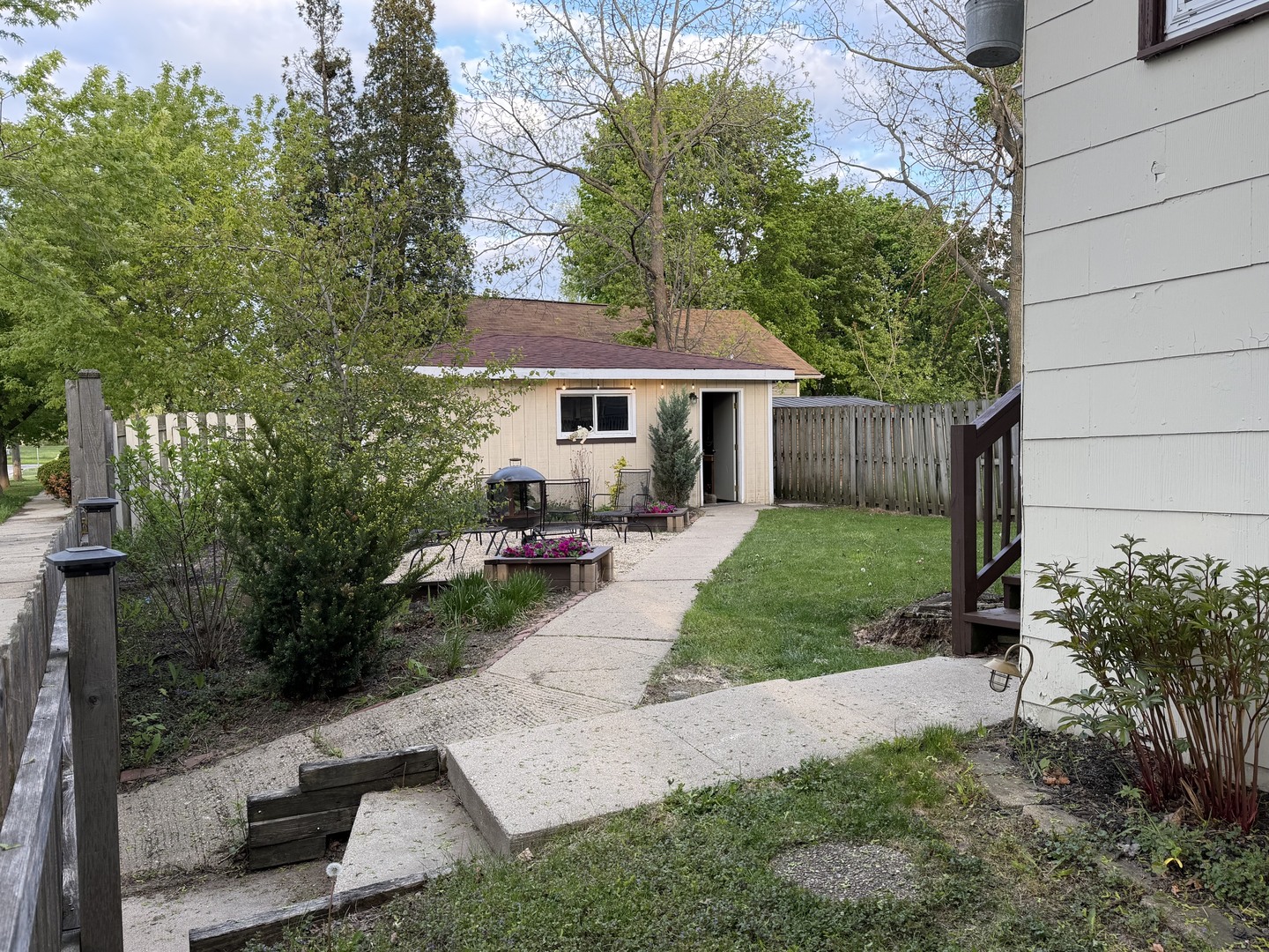 825 N Butrick Street, Waukegan, IL 60085