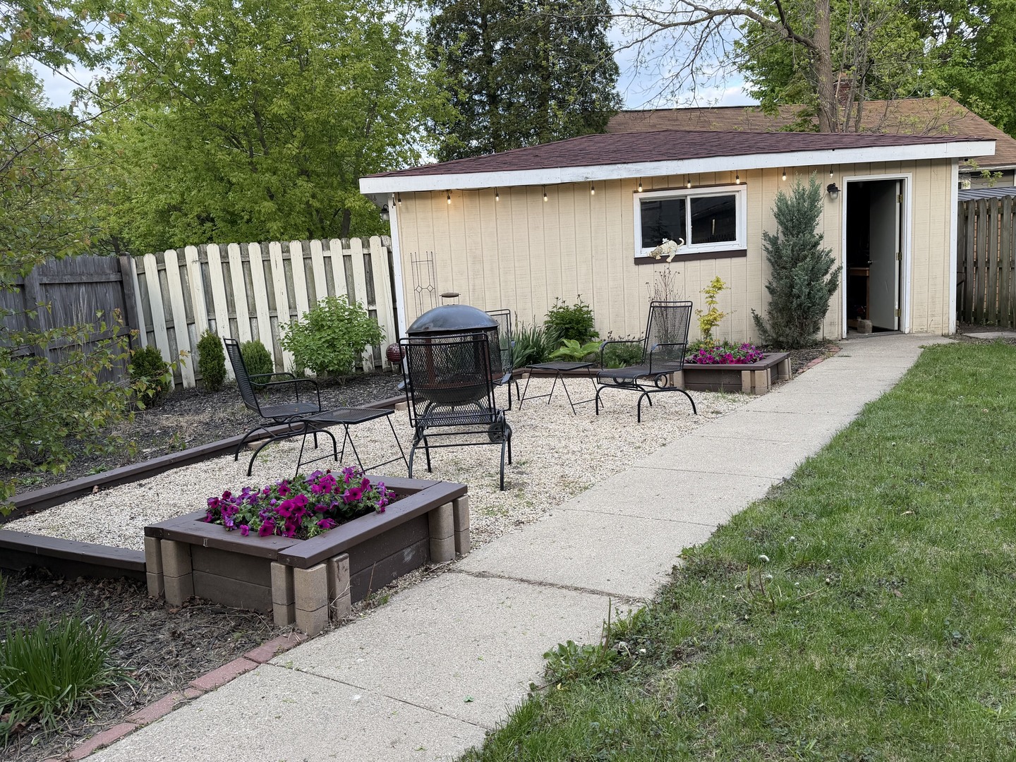 825 N Butrick Street, Waukegan, IL 60085