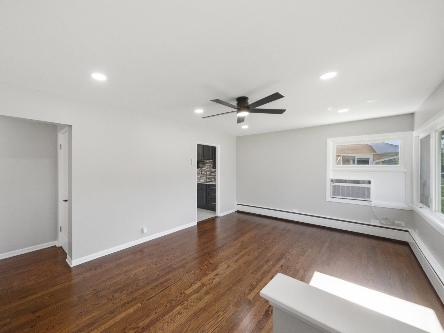 4900 W Hawthorne Avenue, Hillside, IL 60162