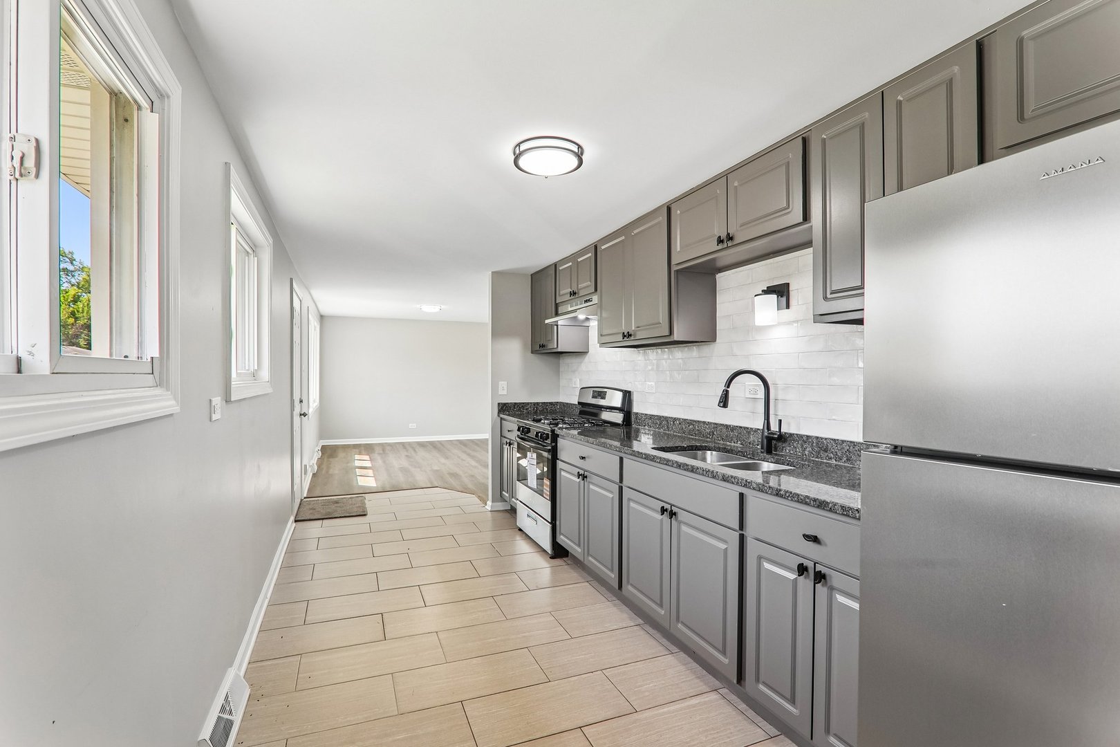 16032 Circle Drive, Markham, IL 60428