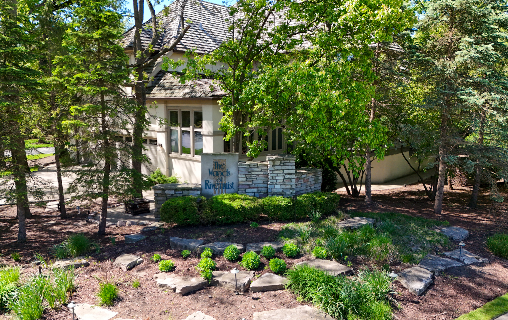 203 Crooked Tree Court, Naperville, IL 60565