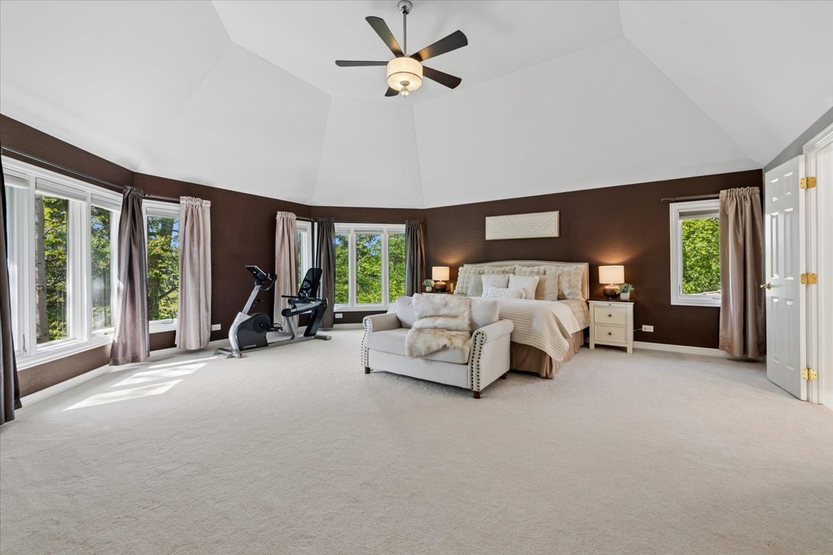 203 Crooked Tree Court, Naperville, IL 60565
