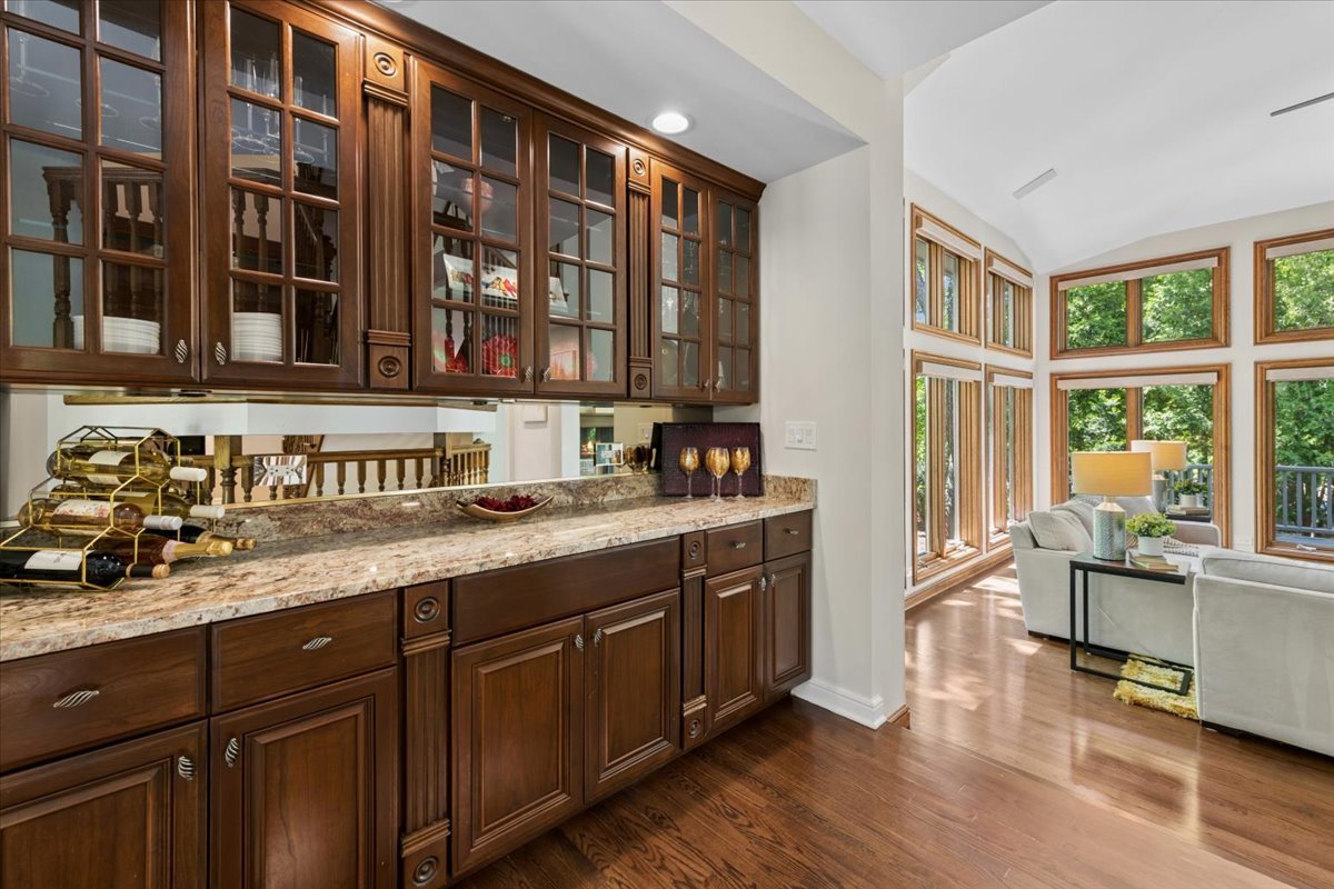 203 Crooked Tree Court, Naperville, IL 60565