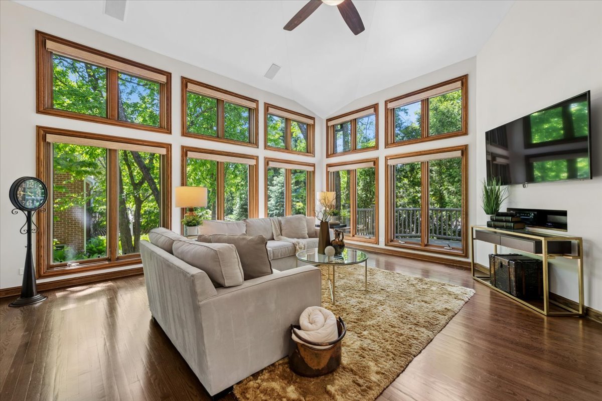 203 Crooked Tree Court, Naperville, IL 60565