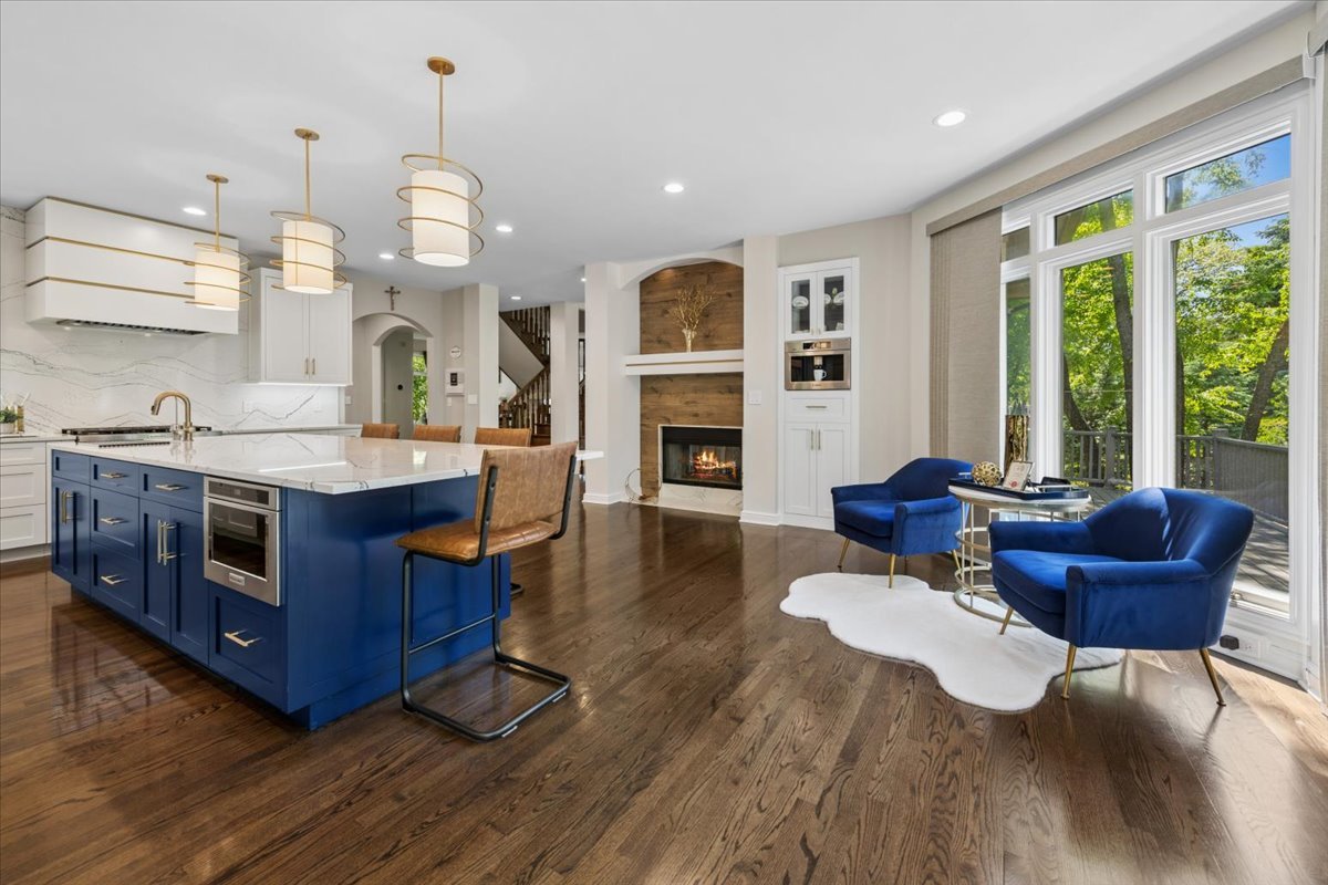 203 Crooked Tree Court, Naperville, IL 60565