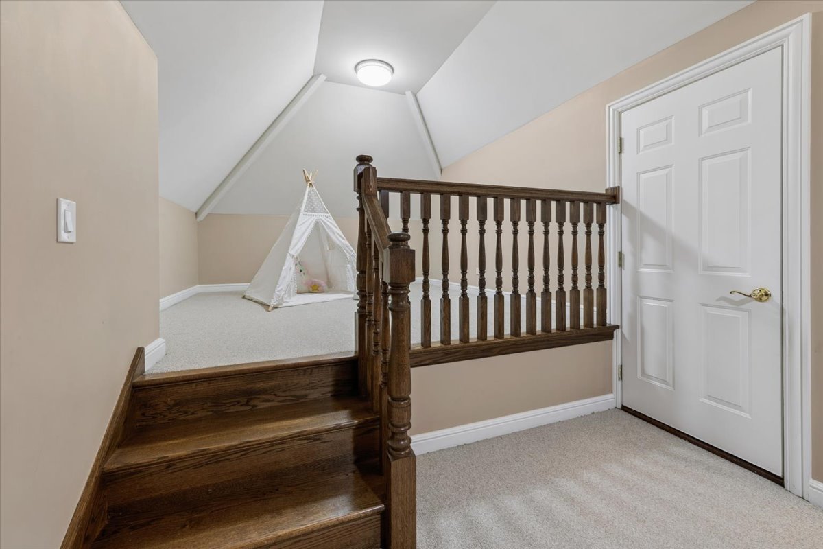 203 Crooked Tree Court, Naperville, IL 60565