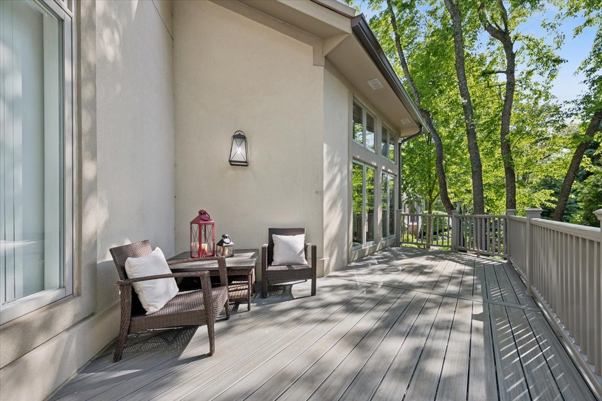 203 Crooked Tree Court, Naperville, IL 60565