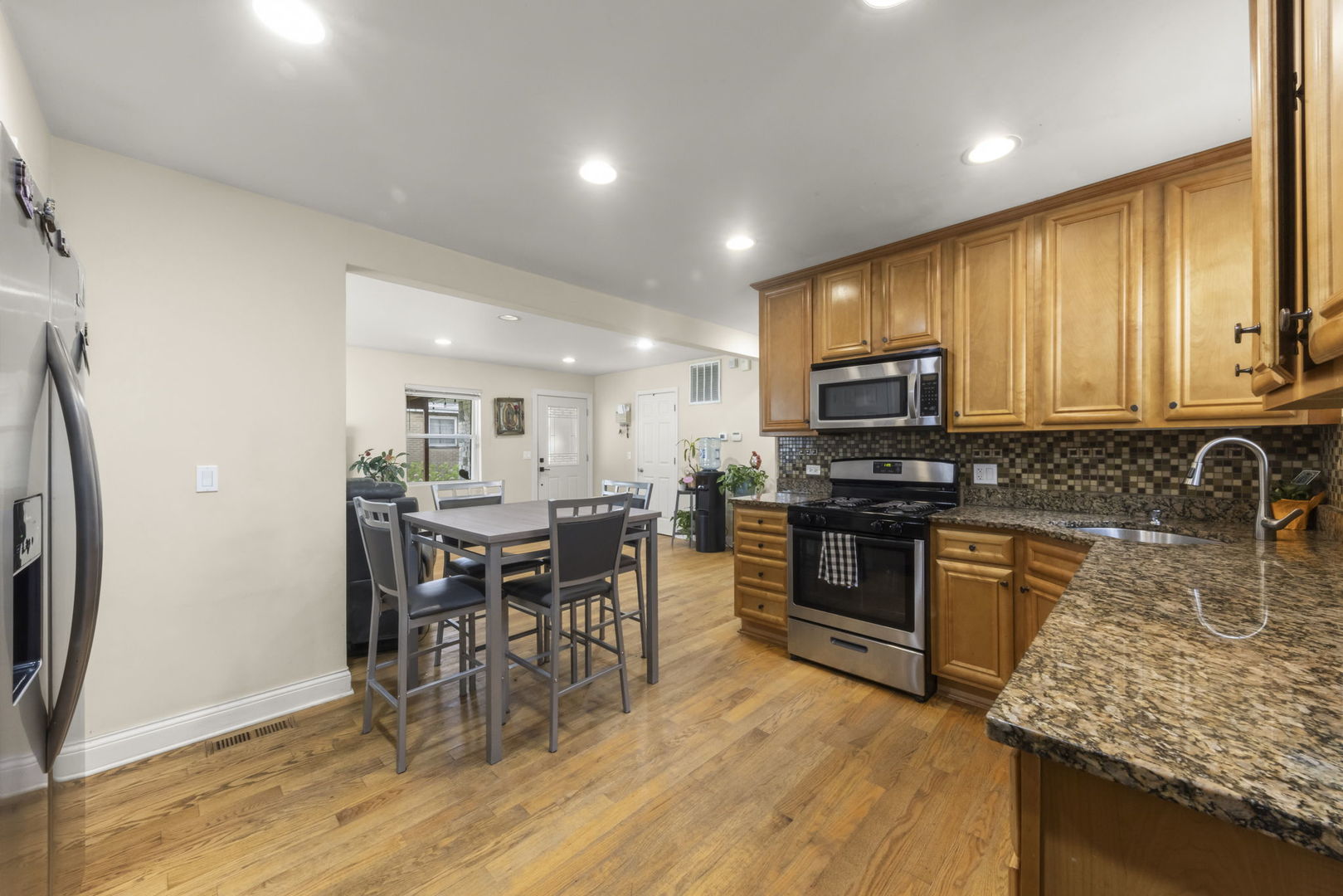 1926 S 16th Avenue, Broadview, IL 60155