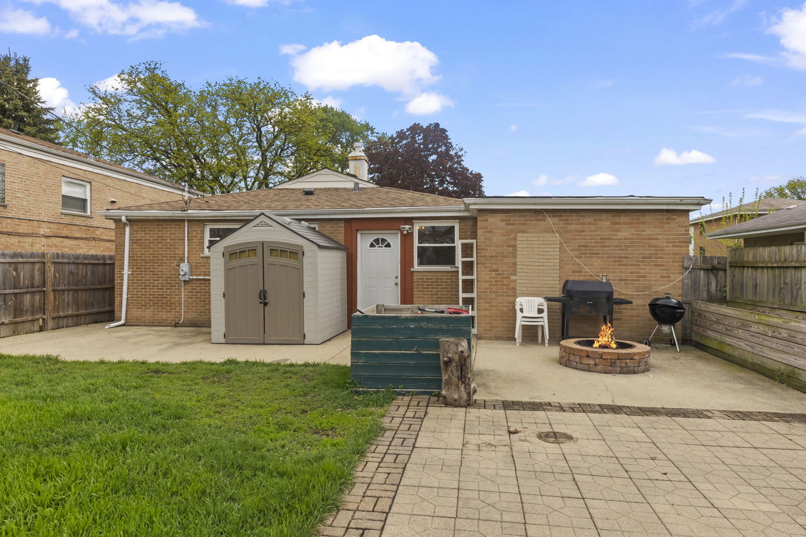 1926 S 16th Avenue, Broadview, IL 60155