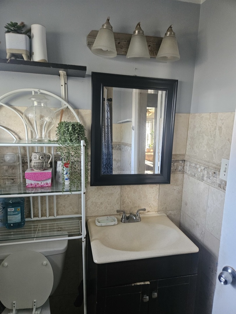 5303 S Winchester Avenue, Chicago, IL 60609