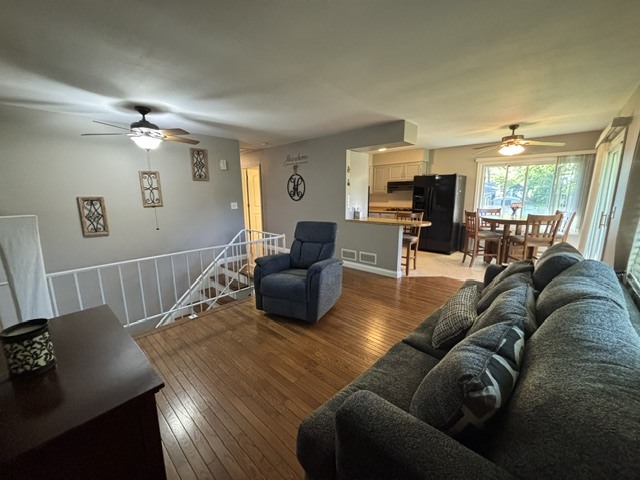 203 CEDARWOOD Lane, Antioch, IL 60002