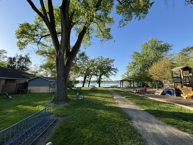 203 CEDARWOOD Lane, Antioch, IL 60002