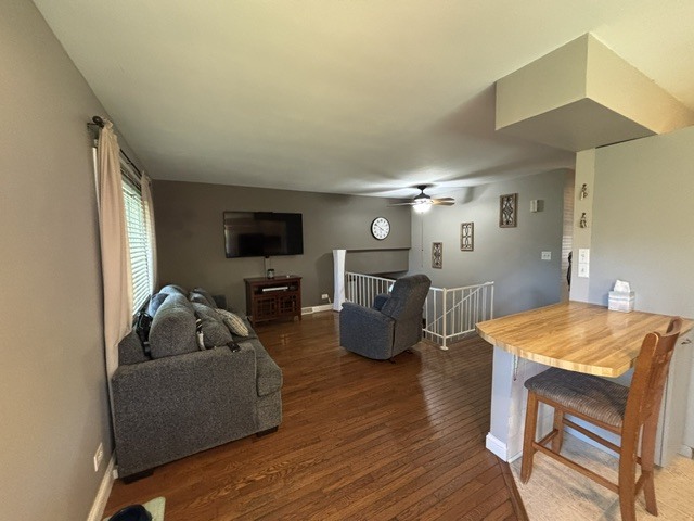203 CEDARWOOD Lane, Antioch, IL 60002