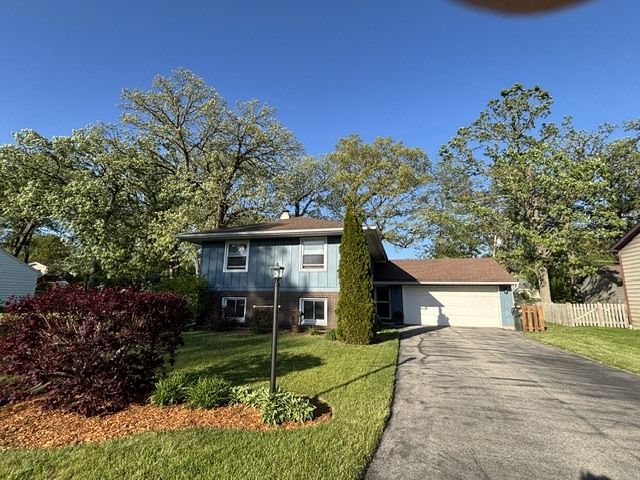 203 CEDARWOOD Lane, Antioch, IL 60002