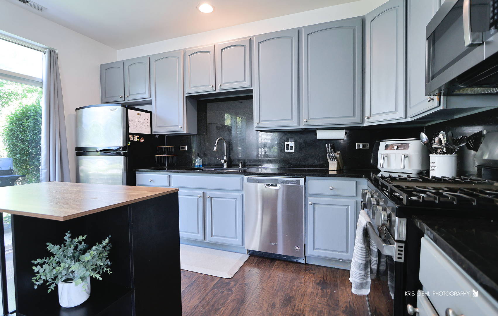 2888 Falling Waters Drive, Lindenhurst, IL 60046