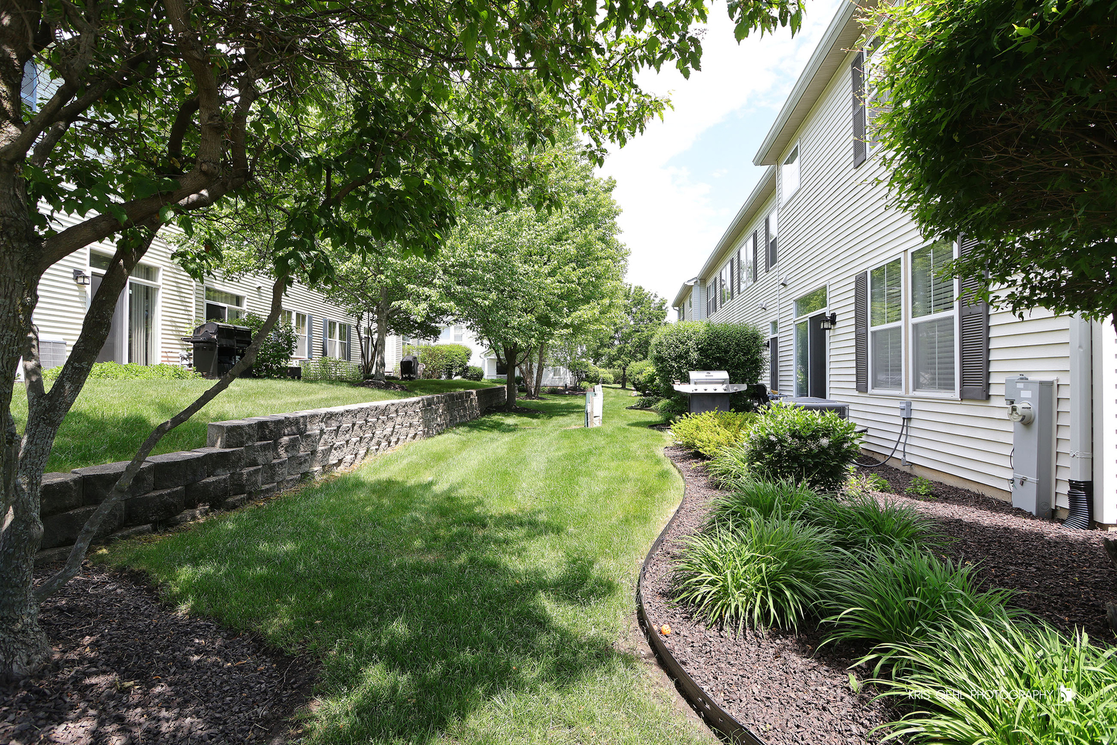 2888 Falling Waters Drive, Lindenhurst, IL 60046