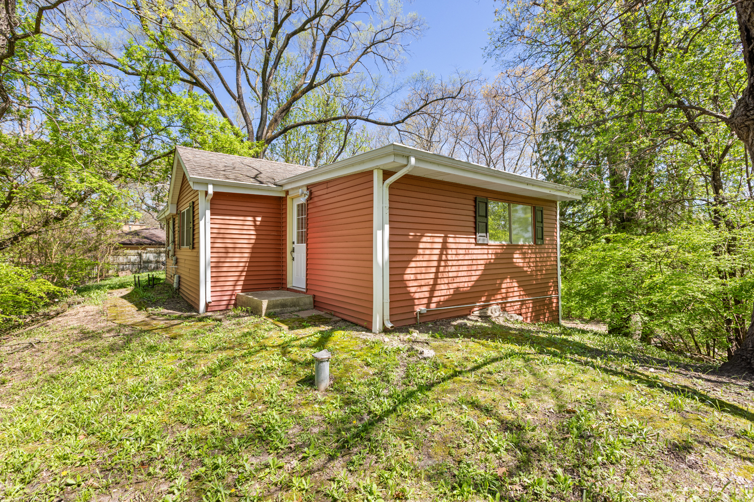 1010 Osage Drive, McHenry, IL 60051