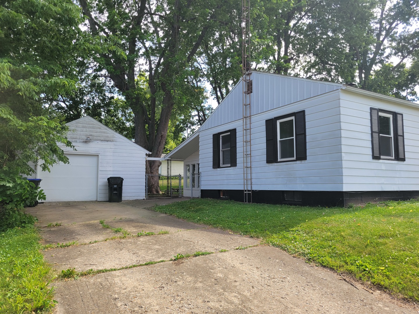 803 Marion Street, Bloomington, IL 61701