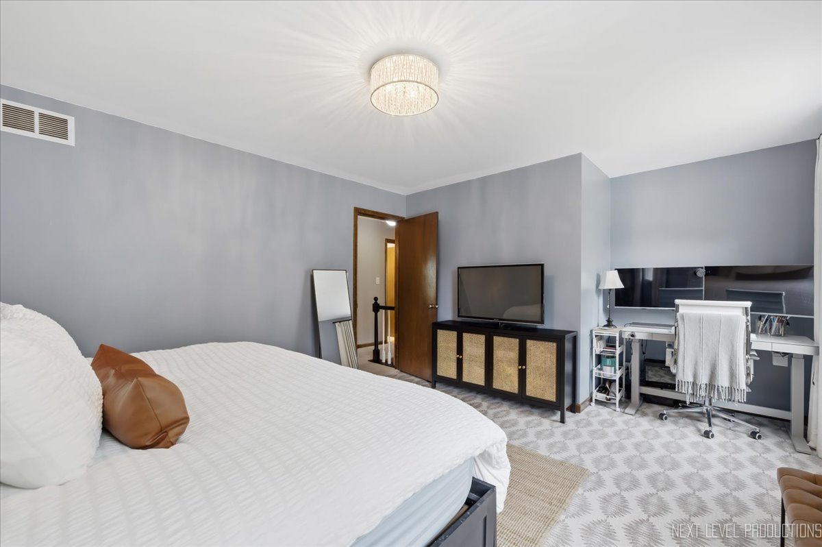629 JOSHUA Court, Naperville, IL 60540