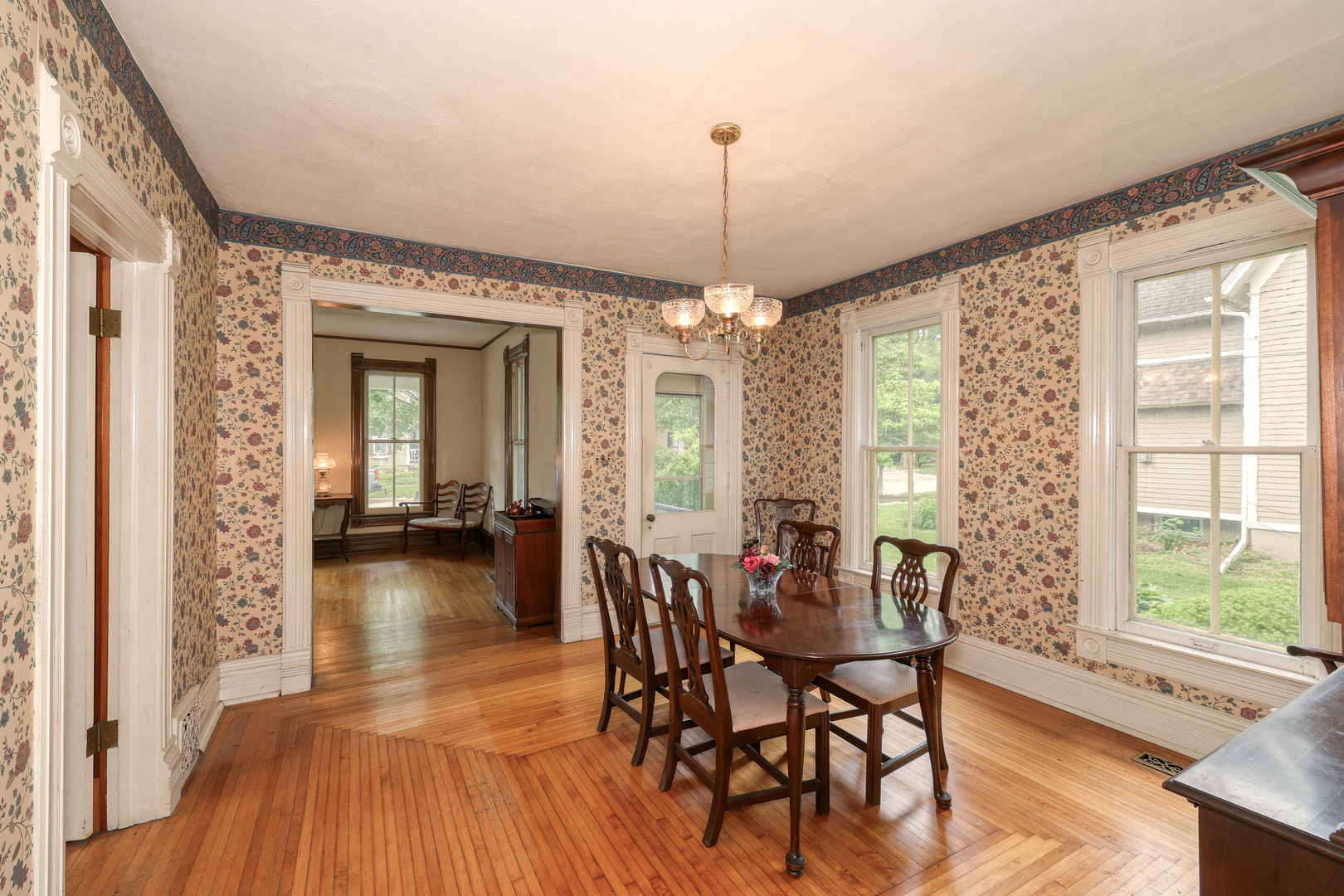 220 N 5th Street, West Dundee, IL 60118