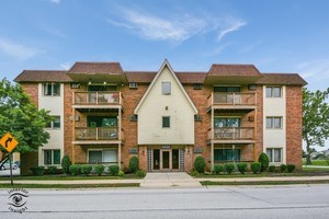 6655 172nd Street #2A, Tinley Park, IL 60477
