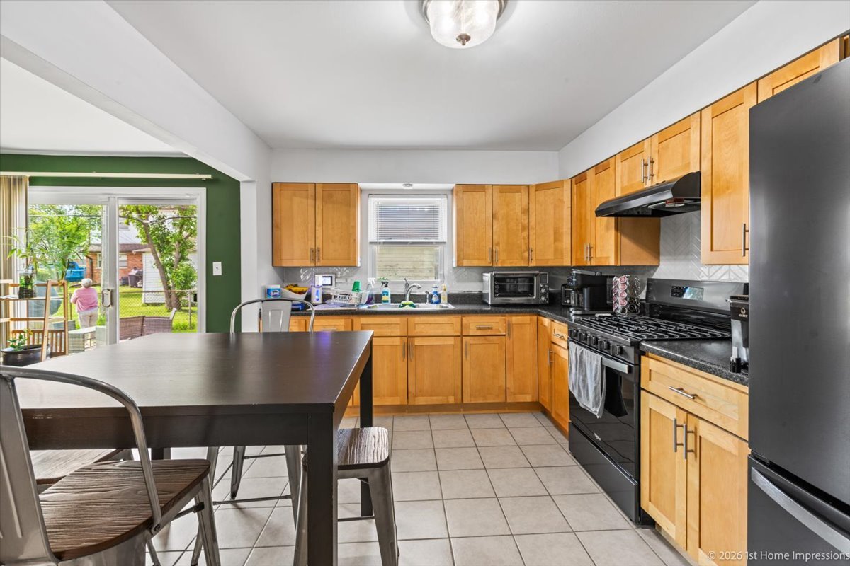 216 Leonard Street, Chicago Heights, IL 60411