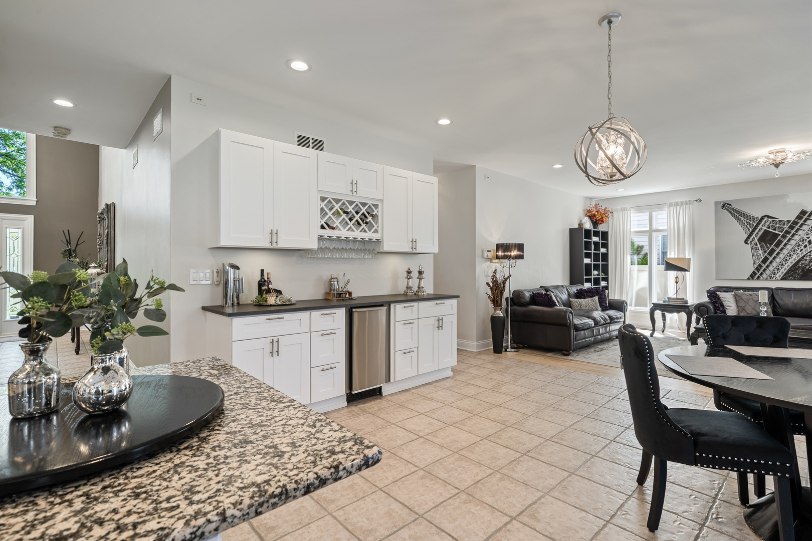 986 E Red Oak Street, Addison, IL 60101