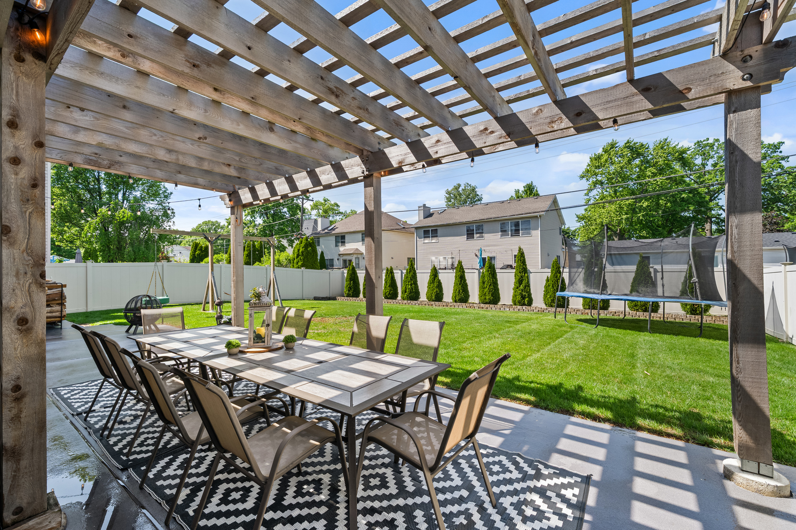 986 E Red Oak Street, Addison, IL 60101