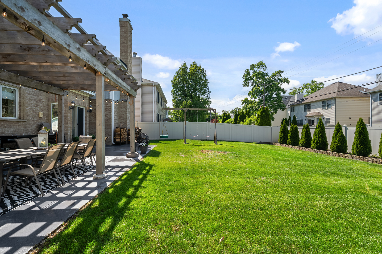 986 E Red Oak Street, Addison, IL 60101