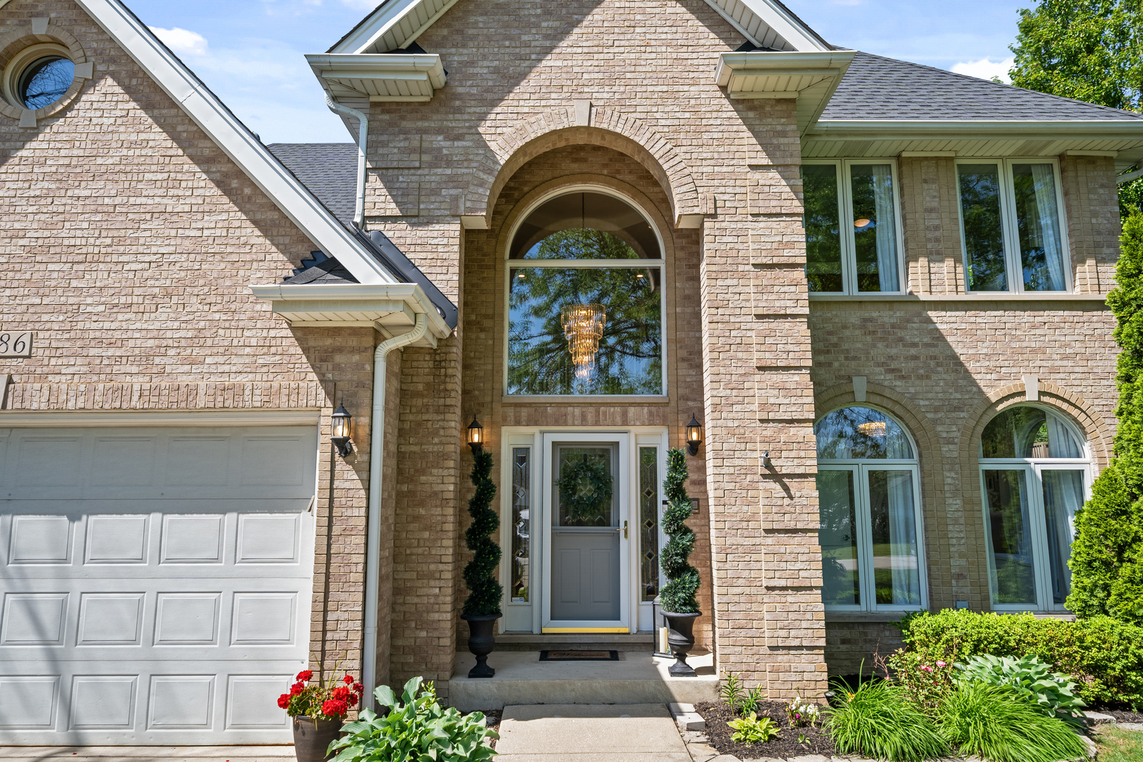 986 E Red Oak Street, Addison, IL 60101