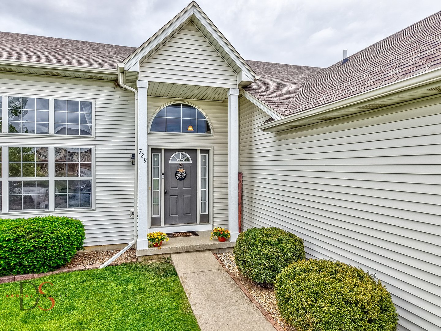 729 River Edge Circle, Ottawa, IL 61350