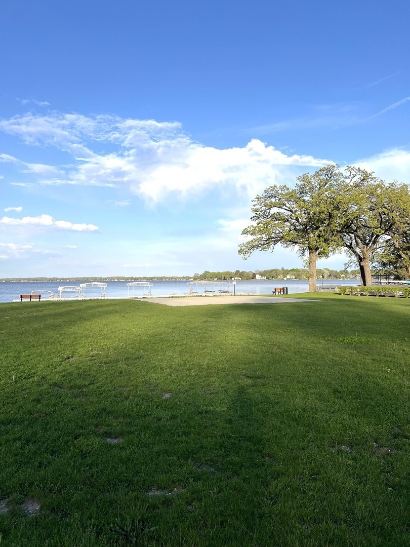 27 Mineola Road #27, Fox Lake, IL 60020