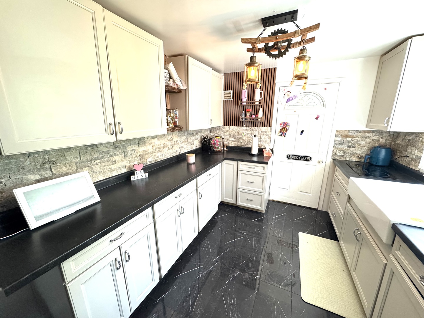 931 Rawson Bridge Road, Cary, IL 60013